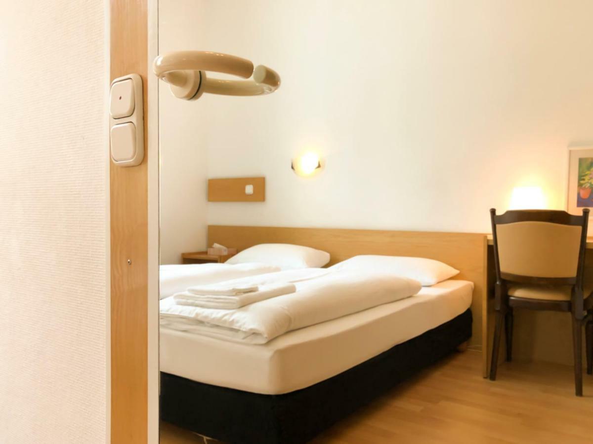 Hotel Moon Düsseldorf Eksteriør billede